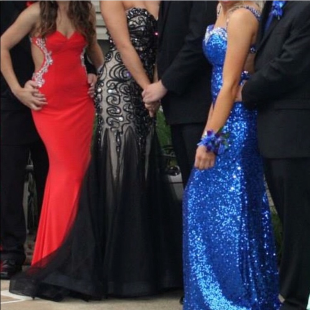 Prom dress - Picture 3 of 3
